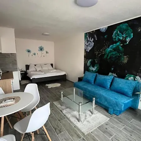 Haban Lux Apartmanhaz *