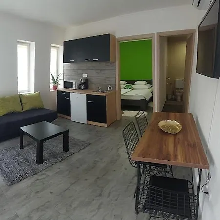 Haban Lux Apartmanhaz Апартаменты *