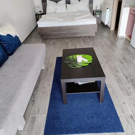 Haban Lux Apartmanhaz Хевиз