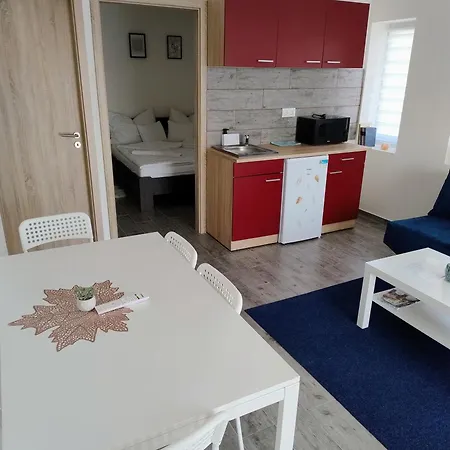 Haban Lux Apartmanhaz Daire